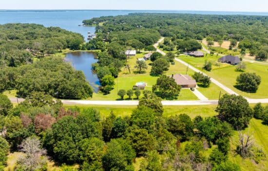 Lake-View Acreage in Freestone County: Your Canvas for Life on the Lake